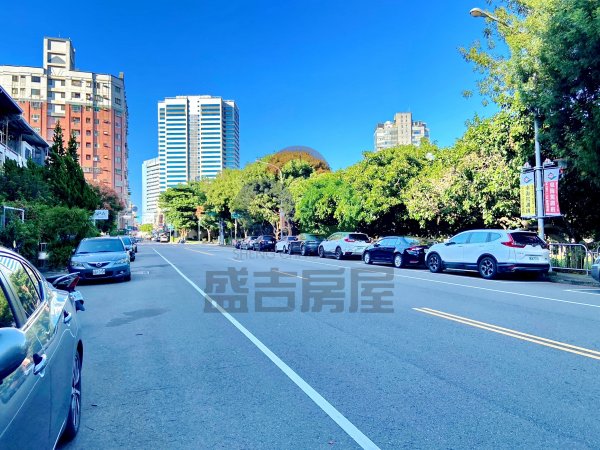世貿東海，包含管線全新大整理～臨路店面！