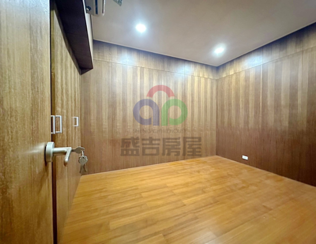 中科寶輝商圈旁，漂亮透天，稀有釋出 9