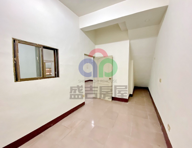 西屯路三段靜巷朝南１－３Ｆ透天，採光優 7