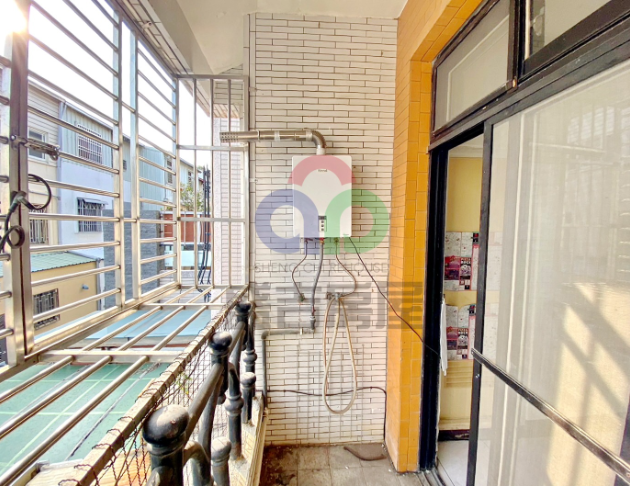 西屯路三段靜巷朝南１－３Ｆ透天，採光優 9