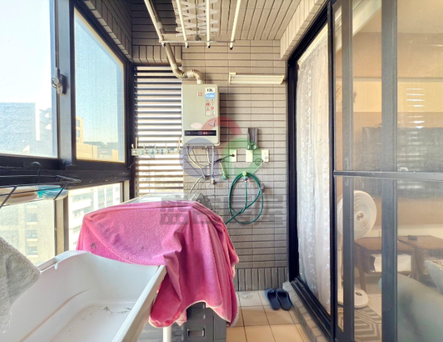 太子雲世紀C區,新婚2+1房附平車 3