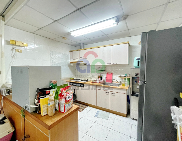 新聯合國,四房平車+機車位,換屋首選宅 6