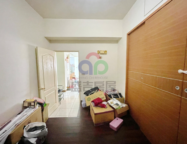 新聯合國,四房平車+機車位,換屋首選宅 9