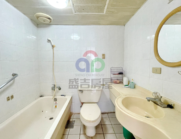 新聯合國,四房平車+機車位,換屋首選宅 14