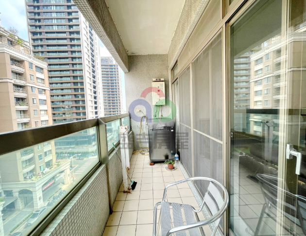 新聯合國,四房平車+機車位,換屋首選宅 12